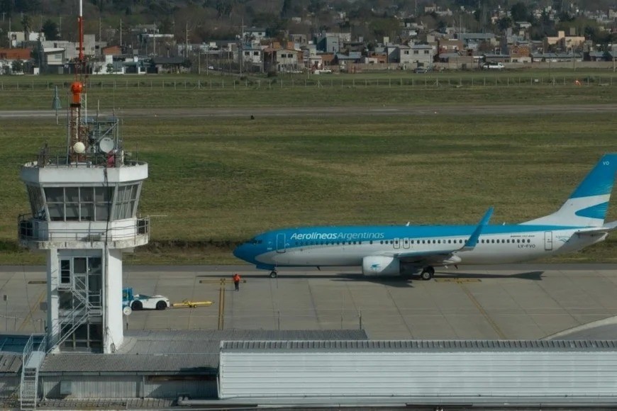 Gobierno impone conciliación obligatoria a pilotos y evita paro en vacaciones