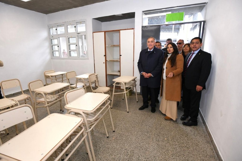 Jaldo inaugura escuela en Los Nogales con inversión 100% provincial