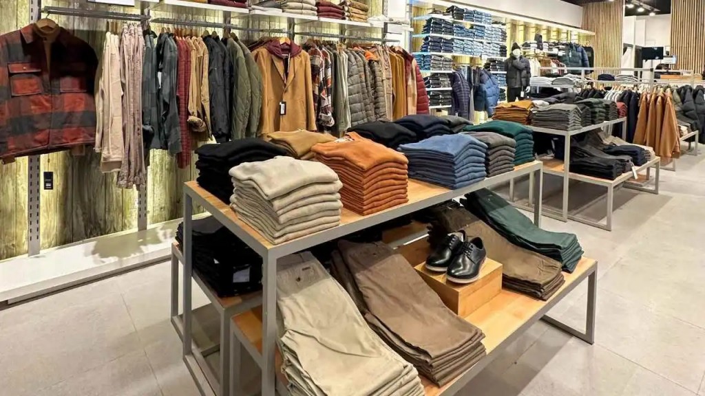 Ventas de indumentaria caen 7,7% y golpean al sector textil