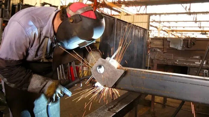 Recuperación industrial: suba del 12% anual en junio