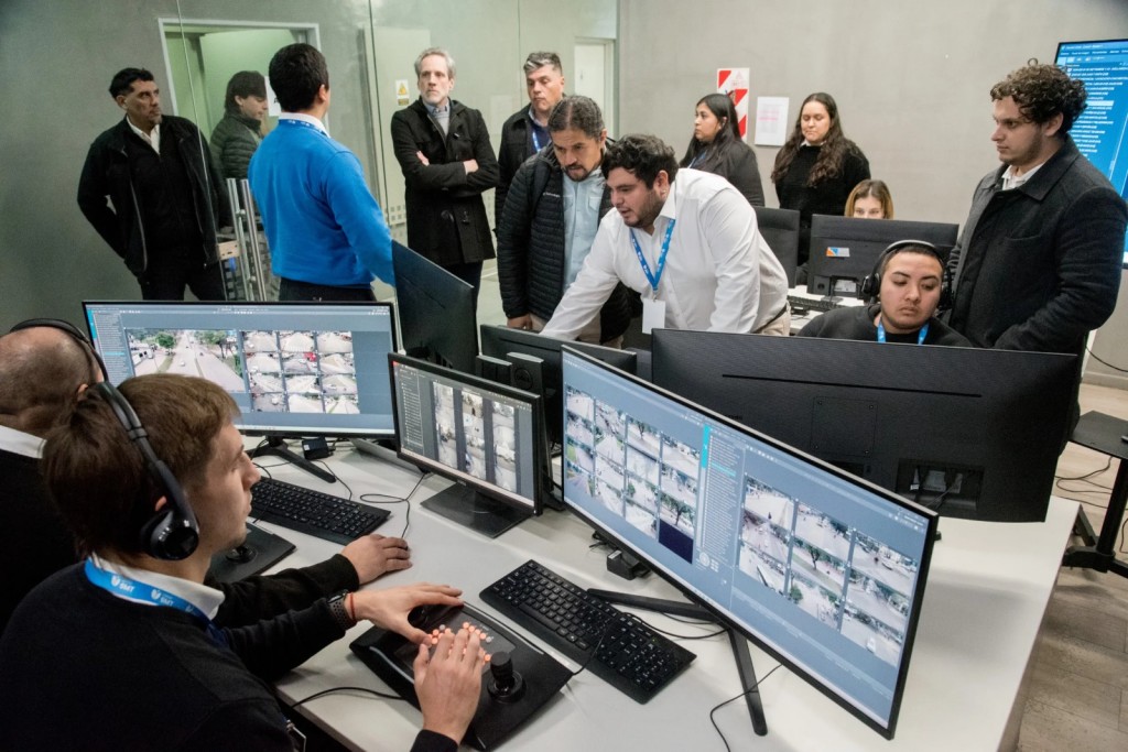 Capacitan a operadores del COMM en IA para nuevas cámaras de seguridad