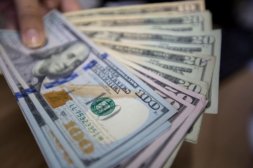 Bancos compiten por tasas altas en plazos fijos en dólares