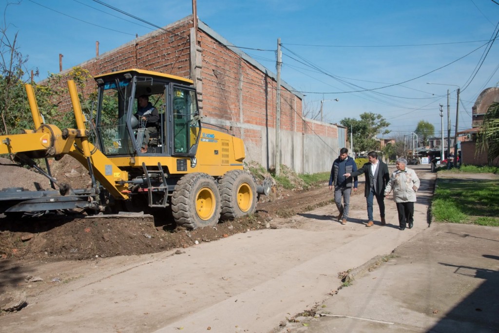 Avanza la pavimentación en seis barrios de San Miguel de Tucumán