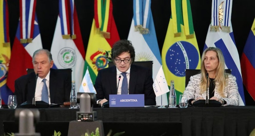 Cumbre Mercosur: Milei desafía al bloque con un discurso pro apertura comercial