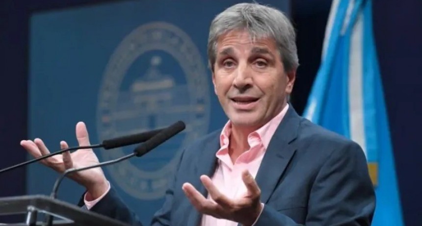 Los jubilados con aportes cobran $900.000 en promedio, afirma Caputo