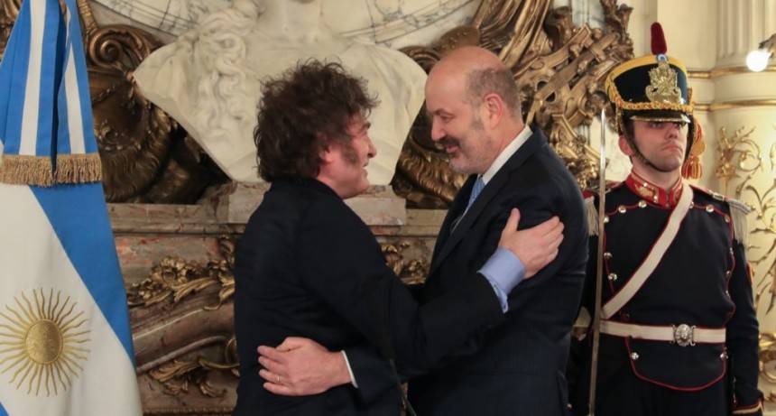 Milei reconoció a Sturzenegger por su gestión en la desregulación estatal