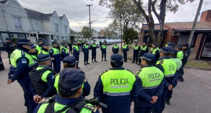 Megaoperativos simultáneos en Villa Luján y San Cayetano