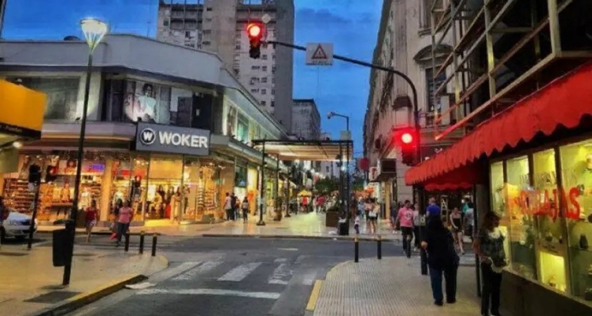 Alertan por despidos masivos en comercios tucumanos