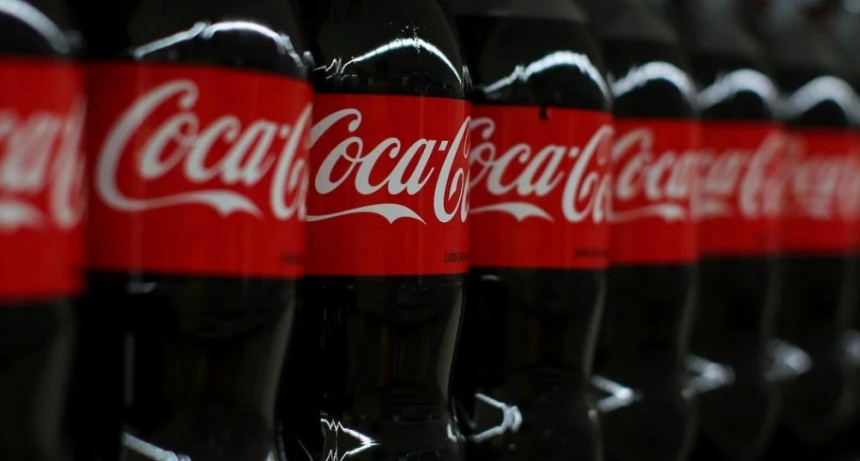 Trump anuncia que Coca-Cola usará azúcar de caña en EE.UU.