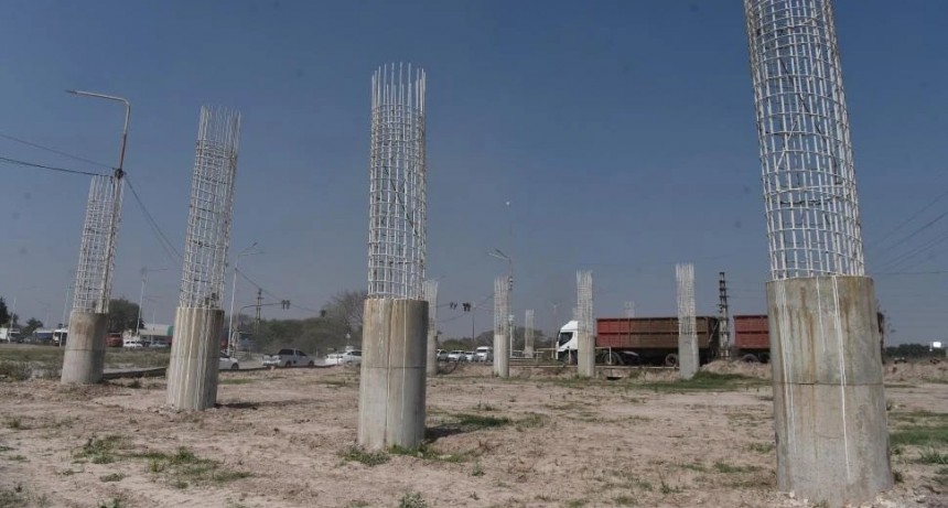 A 3 años del inicio, el cruce de San Andrés solo avanzó un 15%