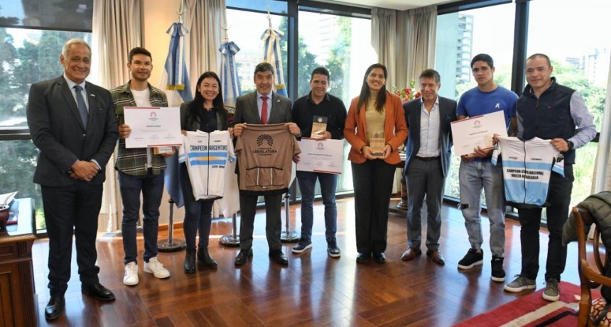 Legislatura tucumana distingue a ciclistas destacados