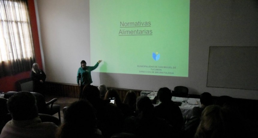 Capacitan a emprendedores en manipulación de alimentos