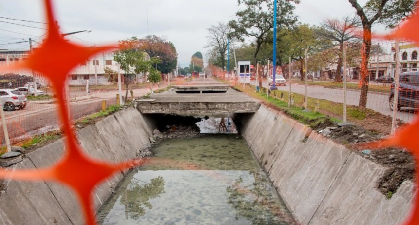 Avanzan reparaciones en canal pluvial de avenida Kirchner