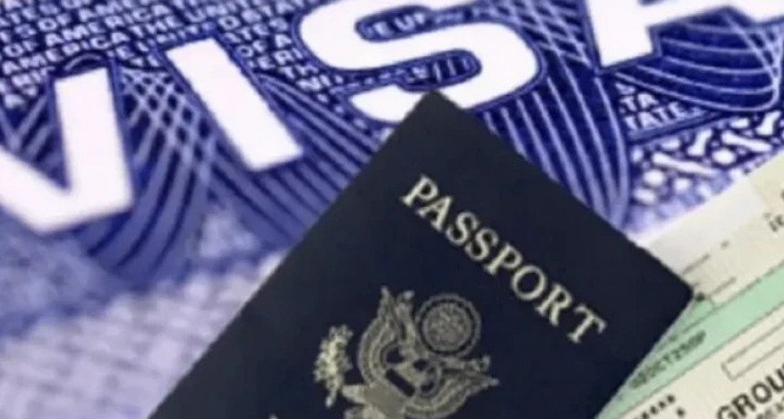 Milei busca que argentinos ingresen a EE.UU. sin visa