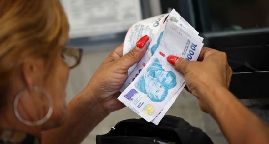 El Gobierno confirma bono de $70.000 para jubilados en agosto: cómo se calcula