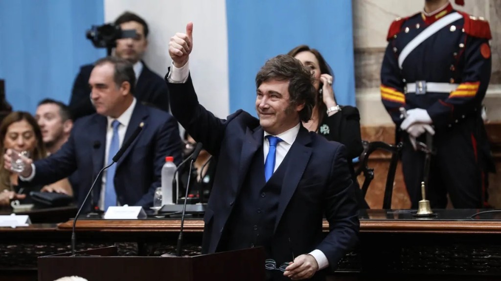Milei anunci&oacute; a legisladores de LLA que modificar&aacute; la Carta Org&aacute;nica del BCRA y fij&oacute; tres prioridades legislativas