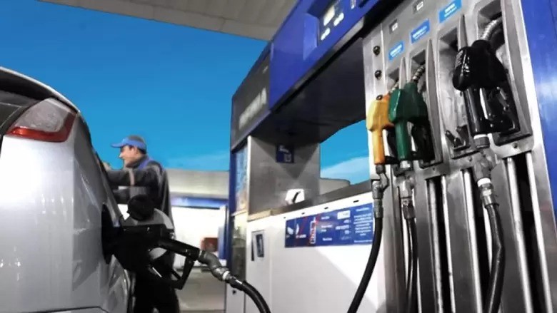 El Gobierno proyecta una baja de la nafta de hasta el 17% antes de la primavera y apuesta a un septiembre con inflaci&oacute;n cercana a cero