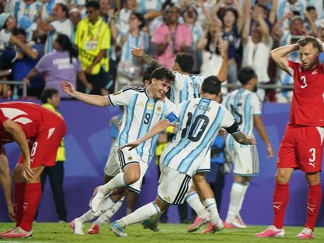 El Mundial 2026 ya tiene su cuadro de semifinales: Argentina defender&aacute; la corona frente a Inglaterra el mi&eacute;rcoles 15 de julio