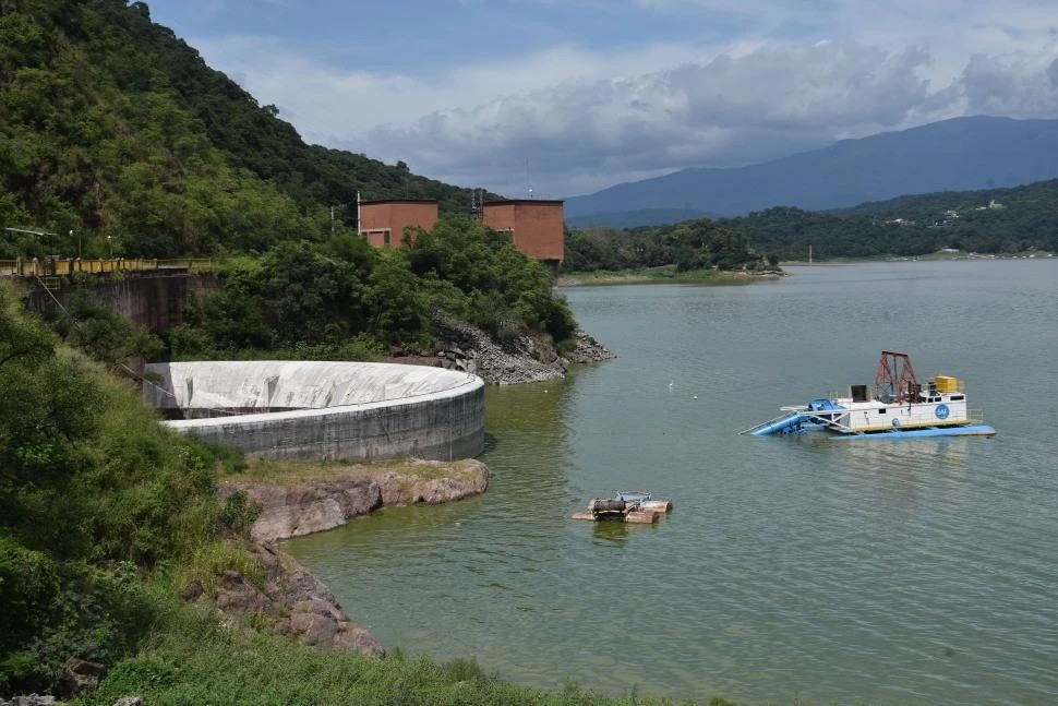 El Cadillal llega al invierno con reservas de agua cercanas al m&aacute;ximo y favorece el abastecimiento en Tucum&aacute;n