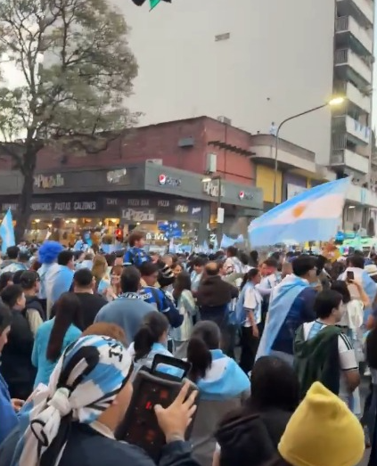 Del Obelisco a Plaza Independencia: una multitud celebr&oacute; el pase de Argentina a la final del Mundial 2026