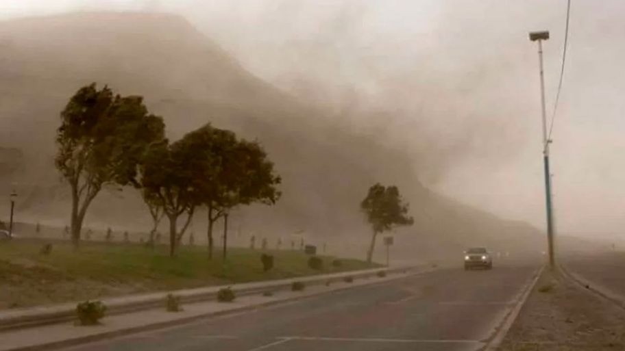 Alerta naranja por viento Zonda en Tucum&aacute;n: advierten por r&aacute;fagas de m&aacute;s de 80 km/h en los Valles