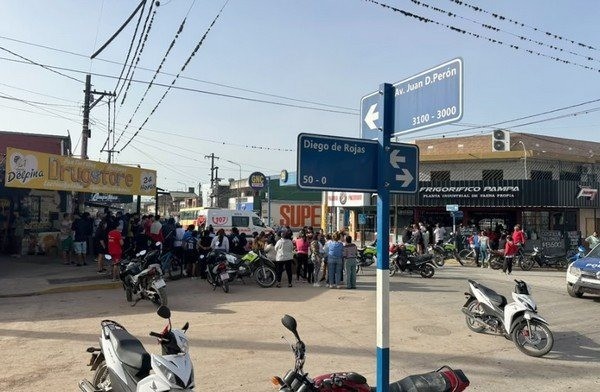 Tragedia en El Colmenar: dos hermanitos murieron al ser embestida su moto por un colectivo en Juan B. Justo al 3100