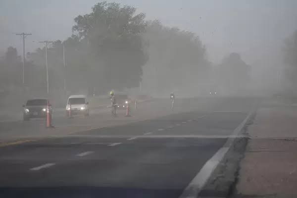 Viento Zonda en Tucum&aacute;n: el SMN mantiene alertas y recomienda extremar las precauciones