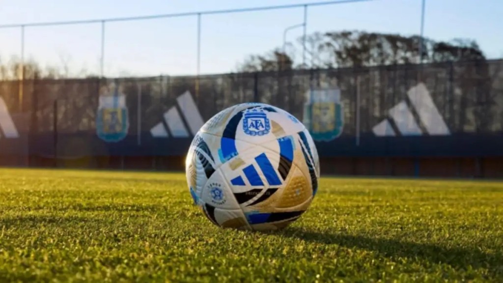 AFA suspendi&oacute; toda la actividad del f&uacute;tbol argentino por el regreso de la Selecci&oacute;n tras el Mundial 2026
