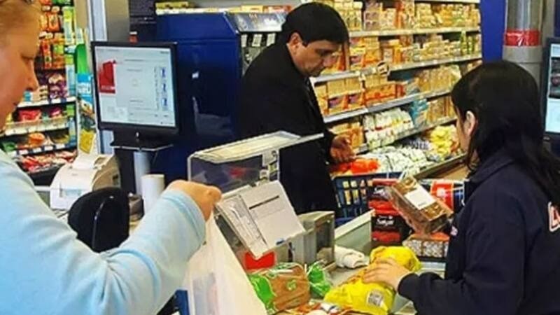 Paritaria de Comercio: c&oacute;mo ser&aacute; el aumento salarial y qu&eacute; cobrar&aacute;n los empleados desde agosto
