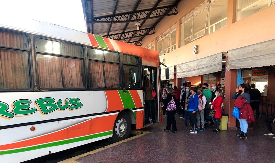 El transporte rural de Tucum&aacute;n dejar&aacute; de aceptar efectivo: desde el 19 de agosto solo se podr&aacute; pagar de forma electr&oacute;nica