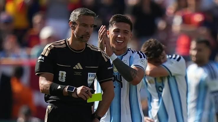 El &aacute;rbitro de la final del Mundial 2026 se retir&oacute; una semana despu&eacute;s del partido entre Argentina y Espa&ntilde;a