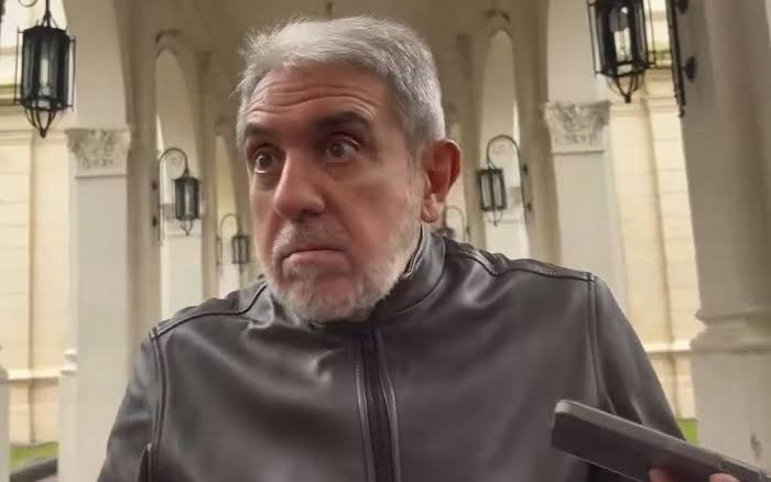 An&iacute;bal Fern&aacute;ndez reapareci&oacute; con fuertes cr&iacute;ticas a La C&aacute;mpora y respald&oacute; una candidatura presidencial de Kicillof