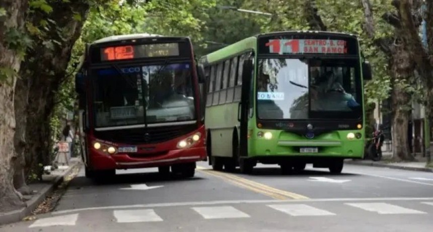Entr&oacute; en vigencia el aumento del boleto de colectivo: viajar en Capital cuesta $1.700