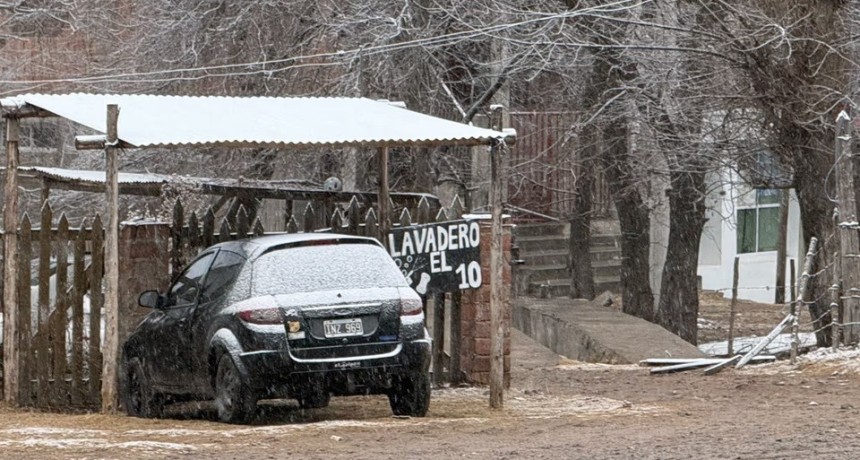 Fr&iacute;o extremo en Tucum&aacute;n: Taf&iacute; del Valle amaneci&oacute; con agua nieve y la ruta a los Valles sigue cerrada de noche