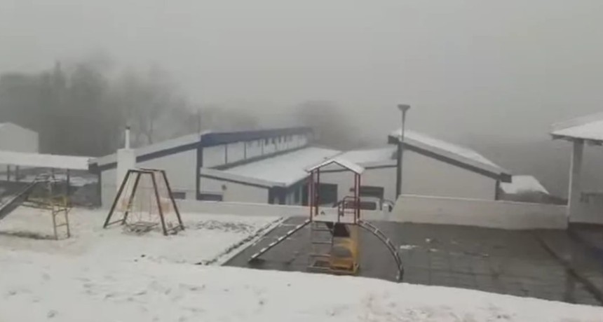 Por el fr&iacute;o, suspenden las clases en los valles y zonas de alta monta&ntilde;a de Tucum&aacute;n