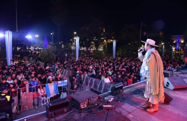 Ya se vive la Fiesta de la Independencia desde Tucum&aacute;n