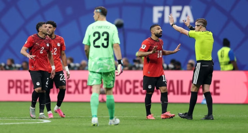 Collina explic&oacute; las dos jugadas que Egipto impugn&oacute; ante Argentina: &ldquo;Una falta es una falta&rdquo;, &ldquo;acusaciones infundadas no tienen cabida&rdquo;