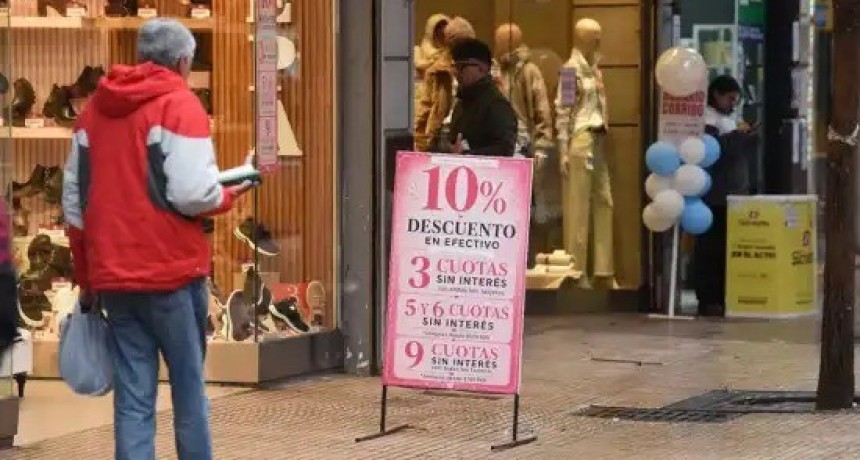 La FET y SEOC recomendaron que el comercio atienda de 9 a 15 por la semifinal entre Argentina e Inglaterra