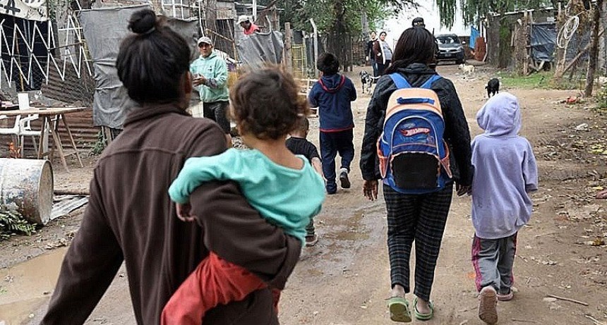 Junio: una familia tipo necesit&oacute; casi $690.000 para no ser indigente y m&aacute;s de $1.500.000 para superar la l&iacute;nea de pobreza