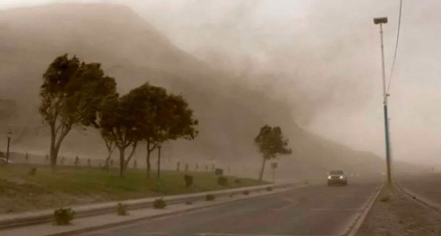 Alerta naranja por viento Zonda en Tucum&aacute;n: advierten por r&aacute;fagas de m&aacute;s de 80 km/h en los Valles