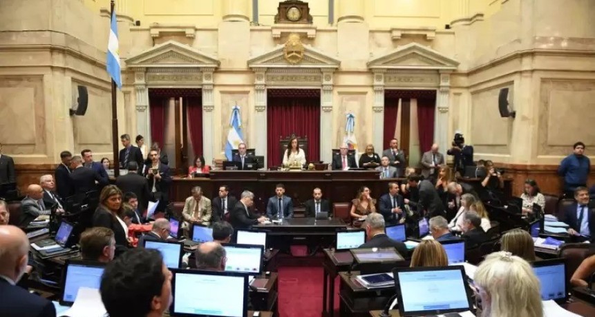 El Senado sesiona con qu&oacute;rum ajustado y el proyecto de tierras a extranjeros otra vez en duda: podr&iacute;a postergarse hasta agosto
