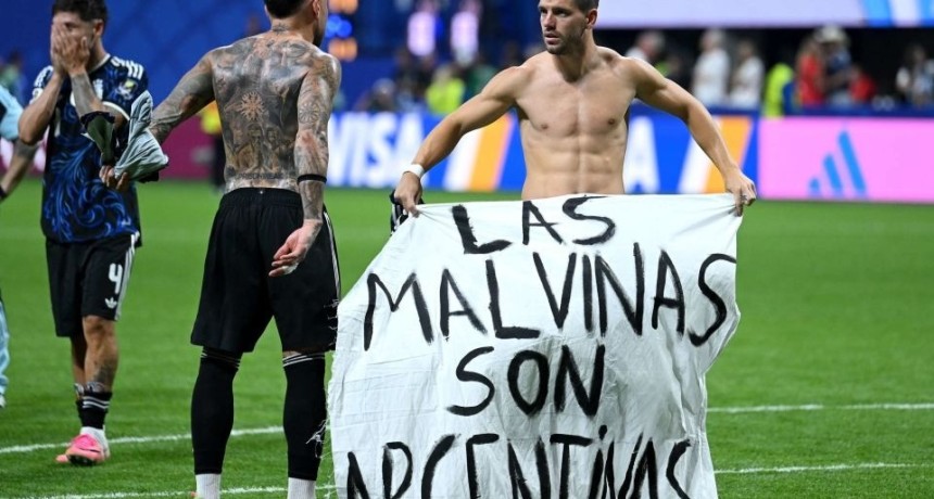 El Reino Unido pidi&oacute; a la FIFA investigar a la Selecci&oacute;n argentina por mostrar una bandera de las Malvinas tras el triunfo ante Inglaterra