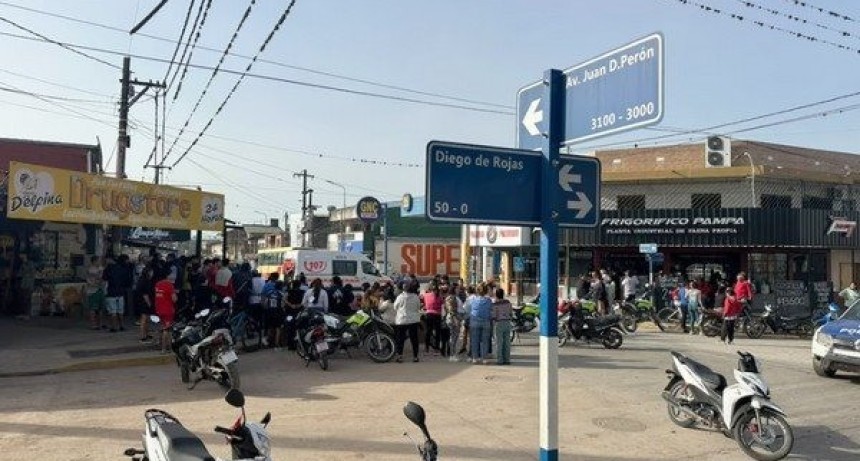 Tragedia en El Colmenar: dos hermanitos murieron al ser embestida su moto por un colectivo en Juan B. Justo al 3100