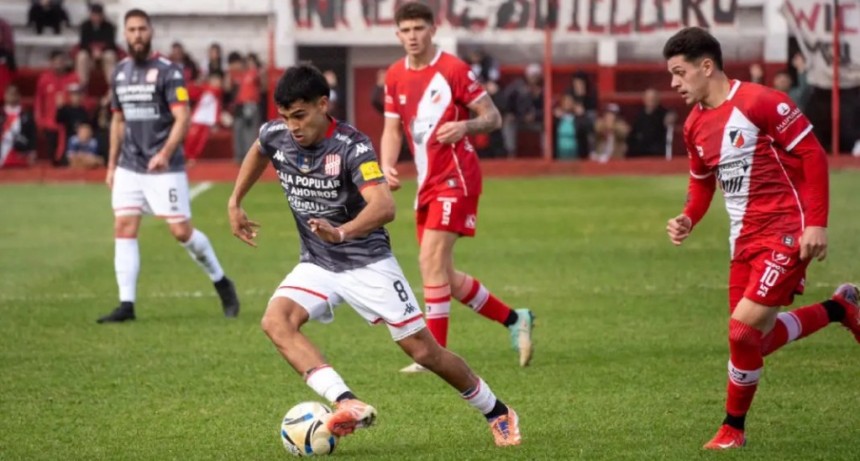 Con Manganelli como figura y la lesi&oacute;n de Arfaras, San Mart&iacute;n igual&oacute; 0-0 ante Deportivo Maip&uacute;