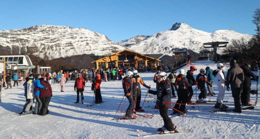 El turismo no limítrofe marcó un pico de 25 años: Argentina recibió 1.434.001 visitantes en el primer semestre