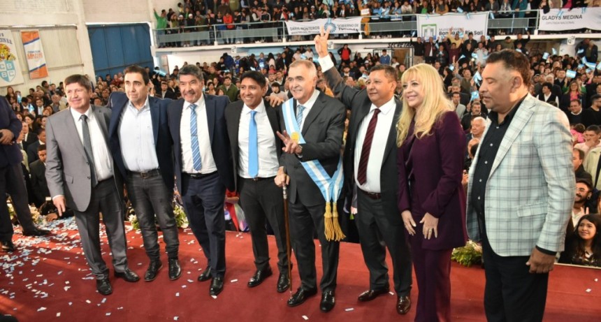 Funcionarios y dirigentes respaldaron a Jaldo tras su operación y destacaron su recuperación