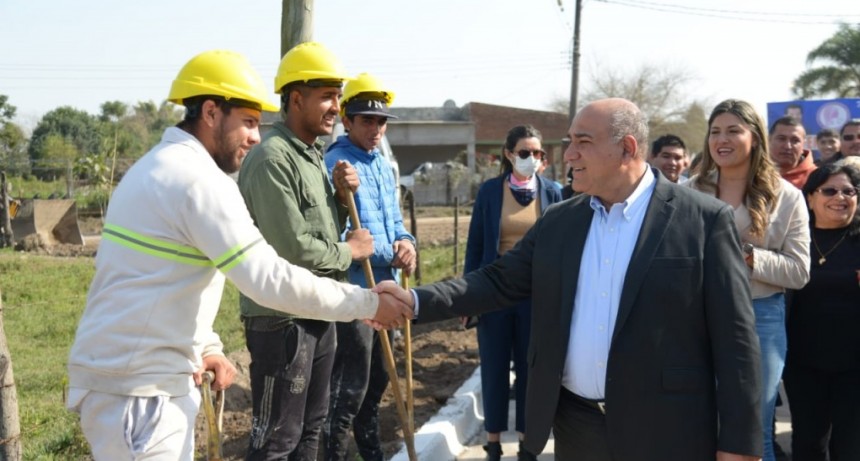 El gobernador supervisó los trabajos desarrollados para urbanizar el barrio San Francisco