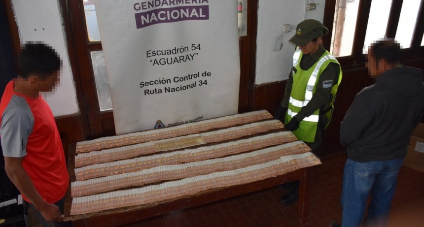 Salta: Gendarmes controlan un vehículo y hallan 20.000 Euros en su interior