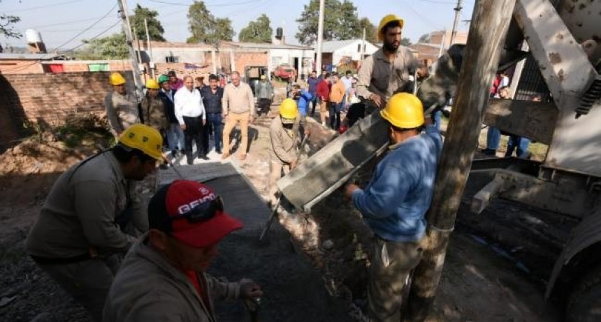 Las Talitas: Manzur supervisó obras en el barrio Ampliación Nueva Esperanza