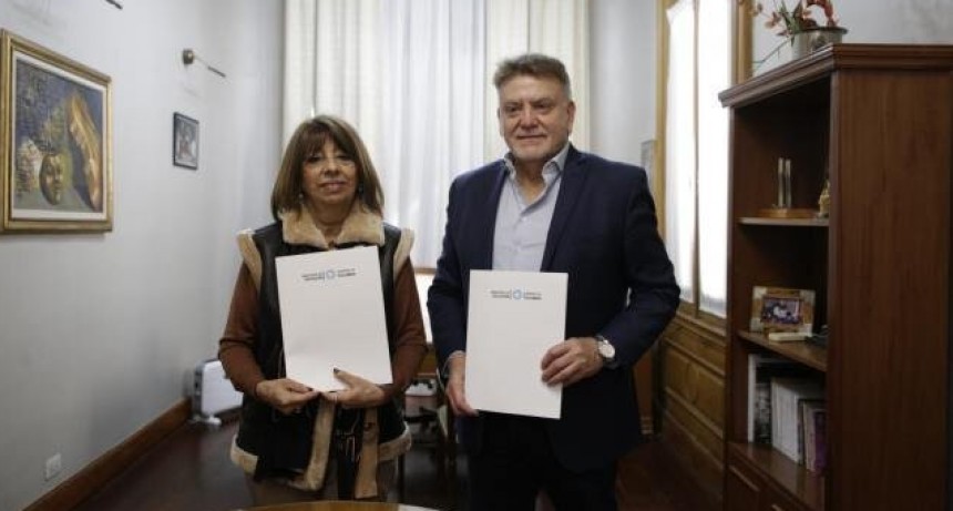 Educación y Turismo implementarán pasantías para estudiantes de carreras afines